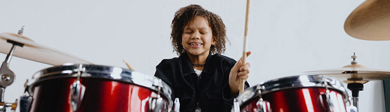 child-drummer